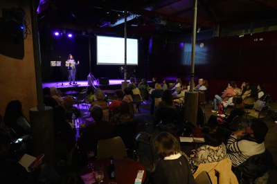 Una panoràmica del públic que ha assistit a la presentació del Pla d'Igualtat..