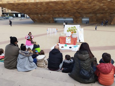 Tallers de contacontes en finalitzar la projecció de la pel·lícula.