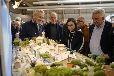 El Mini Expotren presenta tres maquetes ferroviàries i una vintena d'estands comercials.