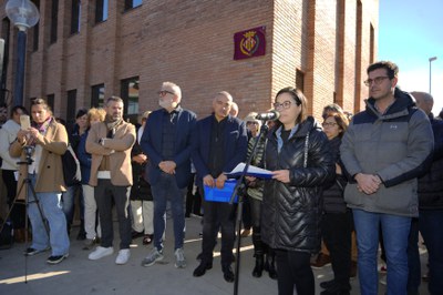 Jordina Freixanet ha glossat la figura de la Carmela envoltada de regidors i familiars.