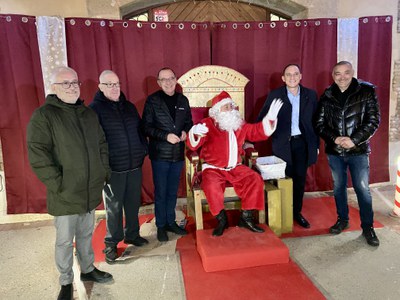 L'alcalde Miquel Pueyo, ha recorregut el Parc de Nadal. Hi han assistit també el regidor Jaume Sellés i el subdelegat del govern, José Crespin.