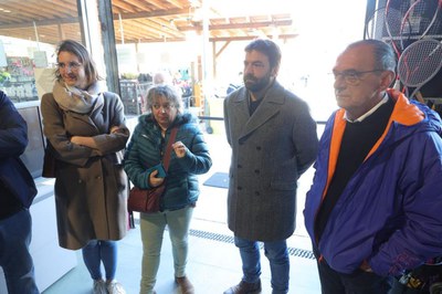 L'expedició lleidatana ha estat acompanyada pel director de l'ARC, Isaac Peraire, i la regidora de Sostenibilitat, Alba Gordó, durant la visita a la deixalleria de Sant Cugat