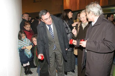 La lectura del manifest i l'encesa d'espelmes han tingut lloc al Casal de la Dona.