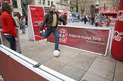 Xavier Sàez ha mesurat la potència del seu xut.