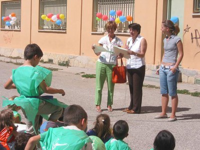 Maria Burgués durant l'entrega de diplomes.