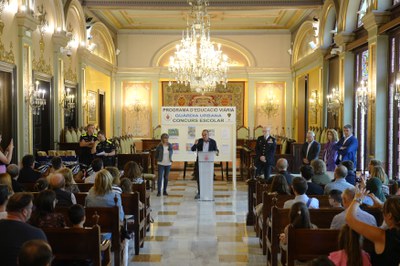 El Saló de Sessions de la Paeria ha acollit aquesta tarda l’acte de cloenda del curs 2022-23.