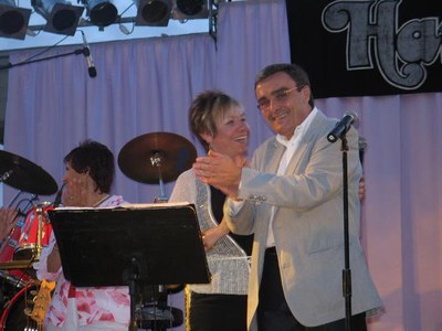 El paer en cap, Àngel Ros, ha participat a la festa del comerç de la Bordeta.