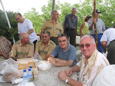 El paer en cap ha compartit taula amb els veïns de la partida.