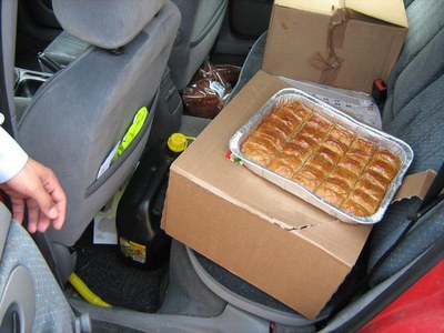 Els productes trobats al seient del darrera del vehicle..