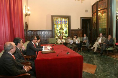 Conveni amb Llar Jove.