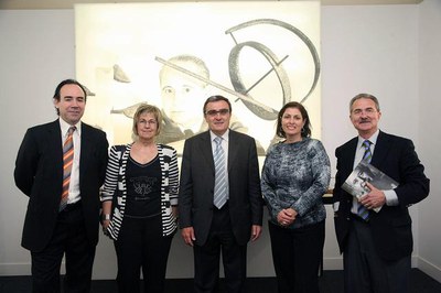 El paer en cap ha recorregut l'exposició de Cristòfol acompanyat de la tinenta d'alcalde Montse Parra, els comissaris Daniel Giralt-Miracle i Jesús N….