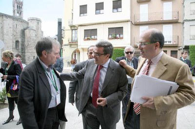 Àngel Ros, amb Josep Antich, director de La Vanguardia, i Joan Cal, director del Grup Segre..