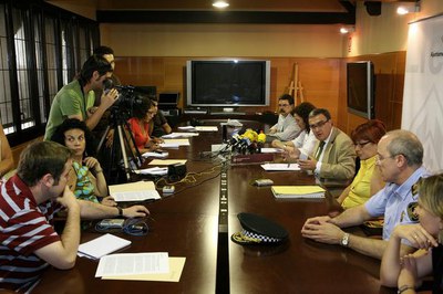 Un equip multidisciplinar, integrat per un arquitecte, un assistent social i un treballador social, amb el suport de la Guardia Urbana, treballarà pe….