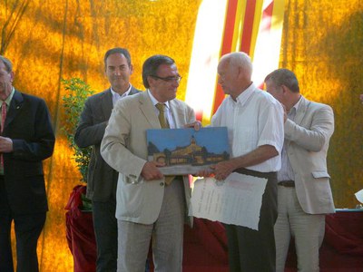 El recinte ha acollit un dinar de germanor en el qual s'ha reconegut la tasca que Mossèn Cinto ha fet per Raimat.