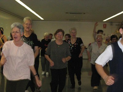 Una trentena de dones participen al taller..
