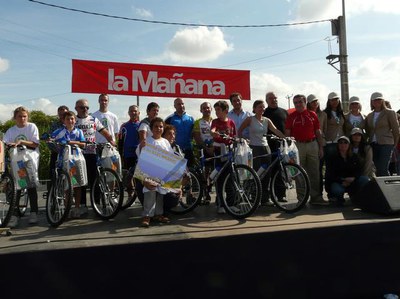 L'organització ha rifat biciletes i un viatge entre els participants.