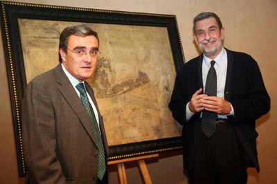Àngel Ros, acompanyat del comissari de l'Any Fuster, l'arquitecte Josep Maria Llop, han exposat els eixos principals dels actes commemoratius que es ….