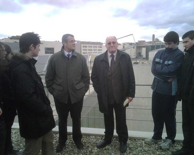 El regidor de Medi Ambient de la Paeria i el director de l'Escola Politècnica Superior de la UdLhan saludat els escolars..