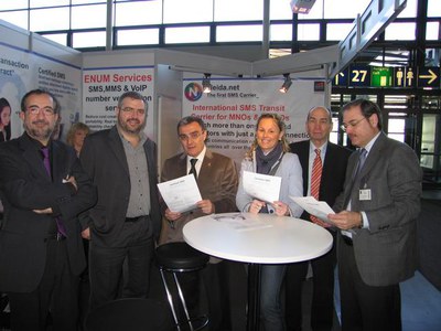 Lleida.net també té presència a Cebit, a la imatge, l'alcalde amb el seu director executiu, Sisco Sapena..