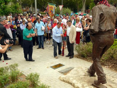 2) Pérez i Ros han descobert la placa.