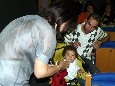 2) El públic assistent ha participat en el sorteig.