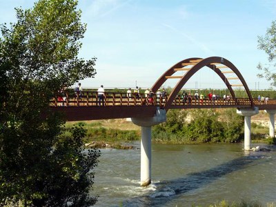 3) L'itinerari creua la nova passarel·la.