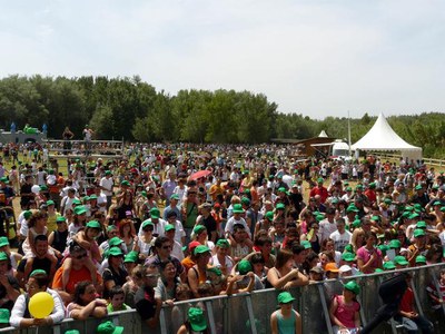 Vora 10.000 persones han participat en la festa a La Mitjana.