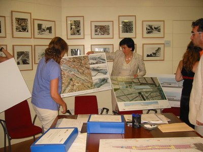 La 1a tinent d'alcalde Marta Camps ha presidit l'obertura de pliques..