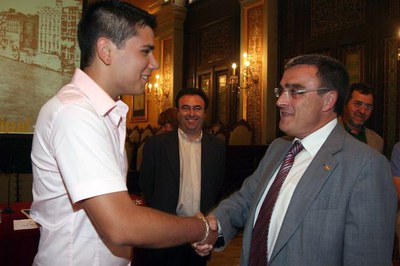 El paer en cap ha desitjat el jove lleidatà molta sort per a la final d'Estocolm..