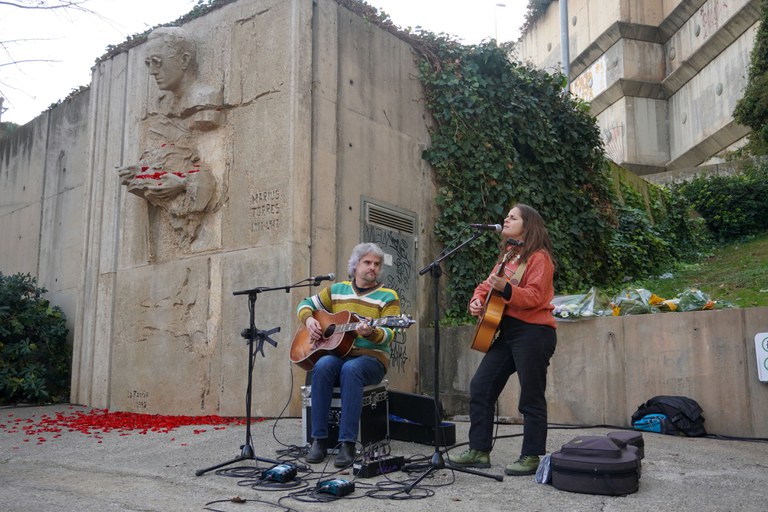 Acompanyament musical de la Meritxell Gené i el Jordi Gasión en l'acte d'homenatge a Màrius Torres en l'aniversari de la seva mort
