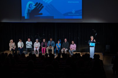 Durant l'acte a la Llotja s'ha pogut escoltar el testimoni de les persones participants en el vídeo del Pacte.