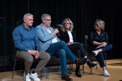 Del Rosal, Cardona i Pascual, amb la moderadora, Anna Maria Martí, explicant les seves experiències en valors.