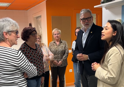 El paer en cap, Fèlix Larrosa, ha visitat avui el sevei de menjador al Centre Sènior de la Bordeta..
