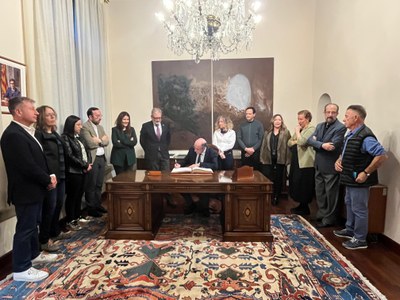 Membres de la Corporació Municipal, a la rebuda institucional dels representants del grup de recerca de Malherbologia i Ecologia Vegetal de la UdL-Ag….