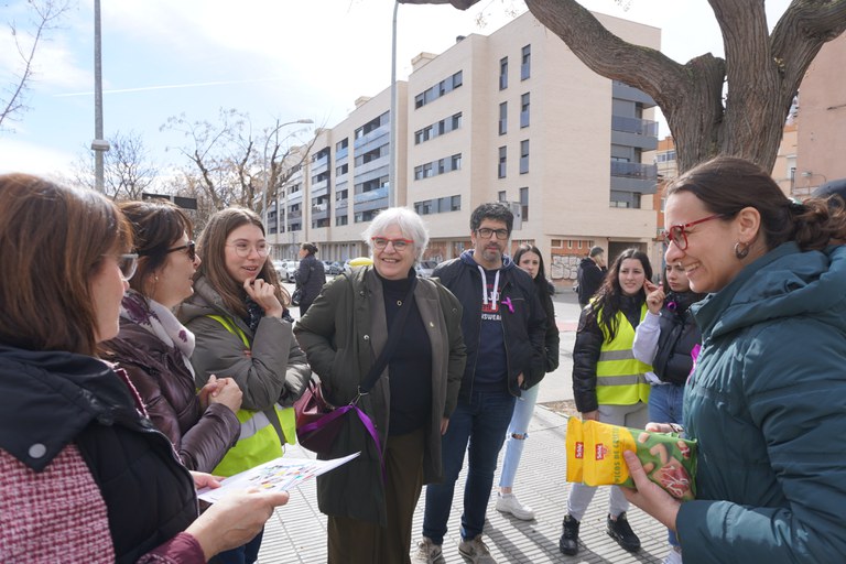 La tinenta d’alcalde Carme Valls ha saludat l'alumnat quan ha finalitzat la gimcana.