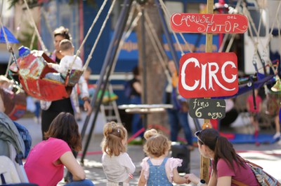 Espectacles i activitats als carrers i places de la ciutat en el marc de la Fira de Titelles..