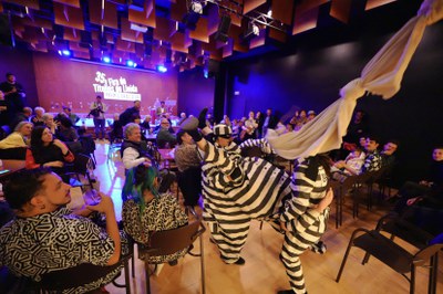 "Cacos", de la companyia lleidatana Campi qui Pugui, a l'Orfeó Lleidatà..