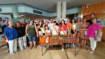 L’alcaldessa accidental, Carme Valls, la regidora Ana Maria Florista i el regidor Xavier Estrada hi han assistit, així com membres de l’entitat Veïns….