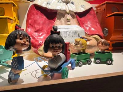 La mostra acull ninots de la Família Telerín.