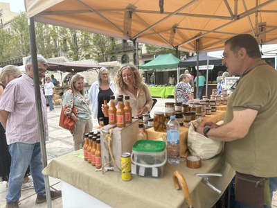 El Mercat de l’Hort és un model de mercat de venda ambulant que es realitza cada primer dissabte de mes, de les 10 del matí a les 8 del vespre, inint….
