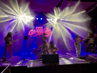 Concert de Les Gamberres a la plaça del Dipòsit.