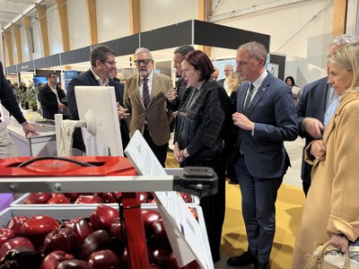 L’alcalde, Fèlix Larrosa, ha acompanyat la secretària d’Estat d’Agricultura i Alimentació, Begoña García, en una visita institucional a l'Agrobiotech Innovation Forum.