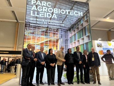 L’alcalde, la secretària d’Estat d’Agricultura i Alimentació i el conseller d'Agricultura han visitat l'estand del Parc Agrobiotech.