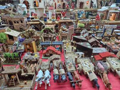 Les figuretes del pessebre són dels elements clau en aquest mercadet nadalenc.