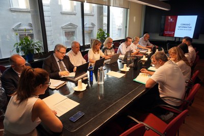 La reunió de la comissió informativa ha tingut lloc aquest matí a la seu de la regidoria.