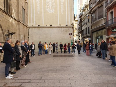 La concentració que ha tingut lloc aquest migdia a la plaça de la Paeria..