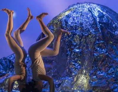 Taller de dansa, a l'Escorxador, que se centra en l'espectacle "Terra", de SilverDropsDansa..