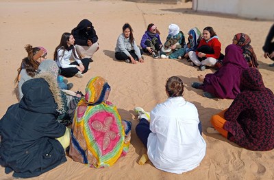 Imatges de les diferents activitats que realitza el grup de Lleida a la zona dels campaments.
