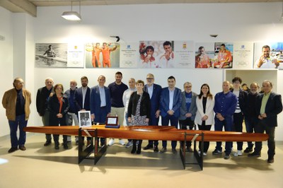 Les autoritats i les famílies del palístes olímpics en altre dels moments de celebració de l'aniversari.