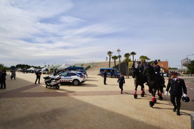 La plaça de la Llotja s'ha convertit en una mostra dels recursos de les forces de seguretat.